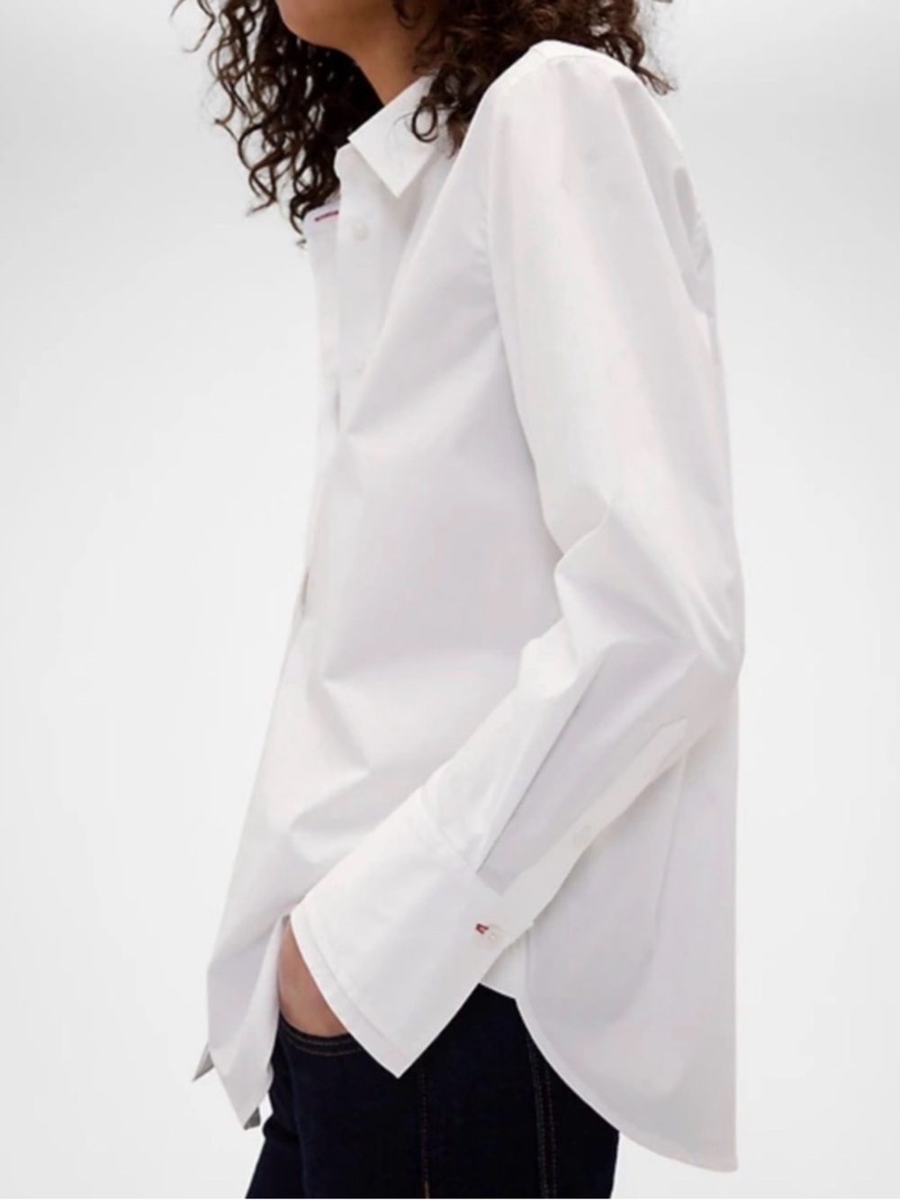 GAP White Long-Sleeve Button-Down Shirt